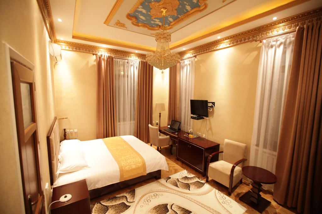 Twins Hotel Dushanbe Ngoại thất bức ảnh