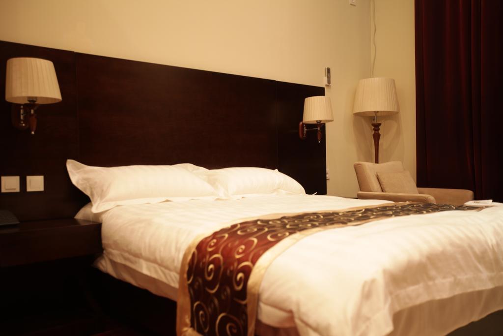 Twins Hotel Dushanbe Ngoại thất bức ảnh